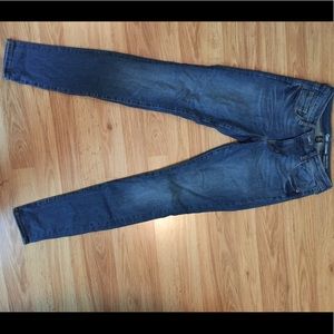 Light wash skinny jeans
